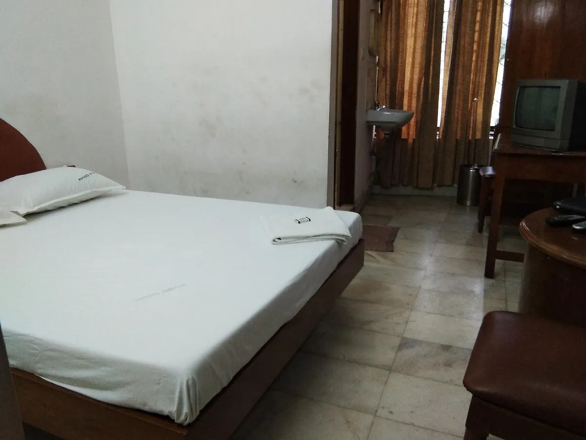 Hotel Olivia 트리반드룸