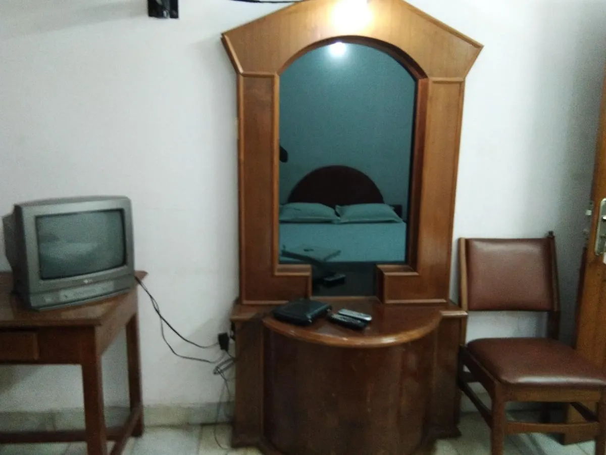 Hotel Olivia 트리반드룸